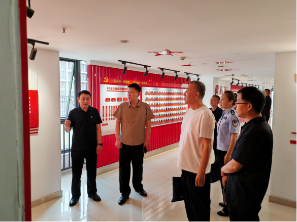 臨沂市公安局及保安協(xié)會(huì)到集團(tuán)公司考察交流316.png